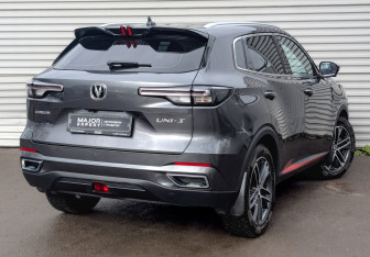 Подержанный автомобиль Changan UNI-S 2024 года (5 фото)