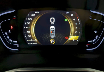 Подержанный автомобиль Geely Coolray 2023 года (28 фото)