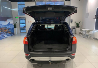 Подержанный автомобиль Volvo XC70 2012 года (7 фото)