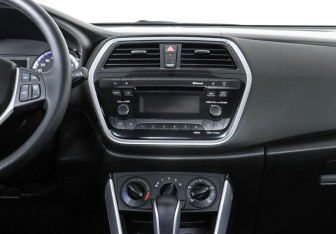 Подержанный автомобиль Suzuki SX4 Hatchback 2021 года (8 фото)
