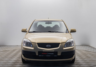 Подержанный автомобиль Kia Rio Sedan 2009 года (8 фото)