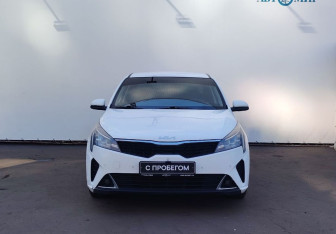Подержанный автомобиль Kia Rio Sedan 2022 года (2 фото)