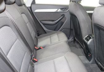 Подержанный автомобиль Audi Q3 2015 года (22 фото)