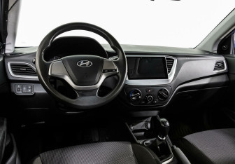 Подержанный автомобиль Hyundai Solaris Sedan 2017 года (7 фото)