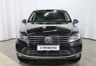 Подержанный автомобиль Volkswagen Touareg 2016 года (2 фото)