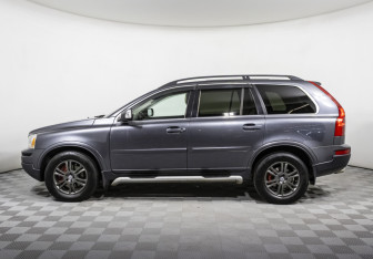 Подержанный автомобиль Volvo XC90 2008 года (8 фото)