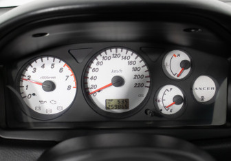 Подержанный автомобиль Mitsubishi Lancer Sedan 2007 года (12 фото)