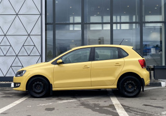 Подержанный автомобиль Volkswagen Polo Hatchback 2010 года (8 фото)
