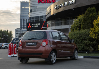Подержанный автомобиль Chevrolet Aveo Hatchback 2011 года (4 фото)