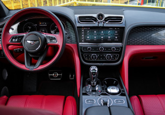 Подержанный автомобиль Bentley Bentayga 2021 года (12 фото)