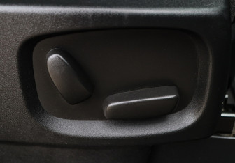 Подержанный автомобиль Land Rover Discovery 2014 года (13 фото)