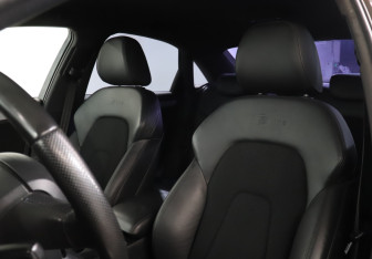 Подержанный автомобиль Audi A4 Sedan 2011 года (17 фото)