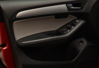 Подержанный автомобиль Audi Q5 2012 года (16 фото)