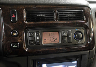 Подержанный автомобиль Mitsubishi Pajero Sport 2003 года (20 фото)