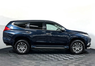 Подержанный автомобиль Mitsubishi Pajero Sport 2017 года (4 фото)