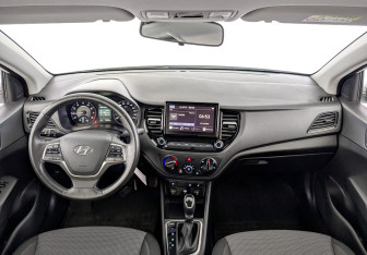 Подержанный автомобиль Hyundai Solaris Sedan 2021 года (14 фото)