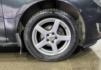 Подержанный автомобиль Opel Astra Sedan 2012 года (15 фото)