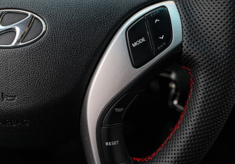 Подержанный автомобиль Hyundai Avante Sedan 2011 года (17 фото)