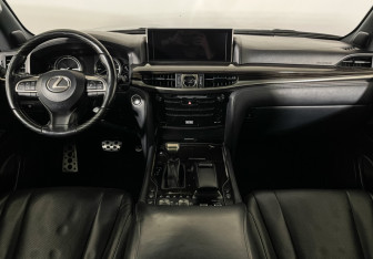 Подержанный автомобиль Lexus LX 2021 года (12 фото)