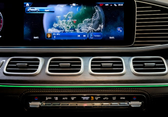 Подержанный автомобиль Mercedes-Benz GLE 2025 года (15 фото)