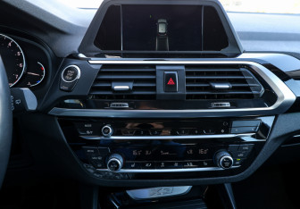 Подержанный автомобиль BMW X3 2019 года (18 фото)