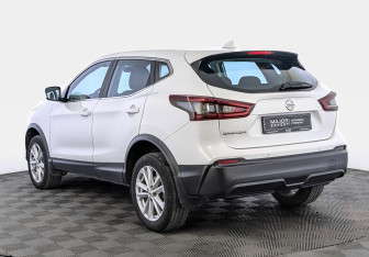 Подержанный автомобиль Nissan Qashqai 2022 года (7 фото)