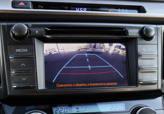 Подержанный автомобиль Toyota RAV4 2013 года (14 фото)