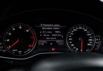 Подержанный автомобиль Audi A4 Sedan 2016 года (11 фото)