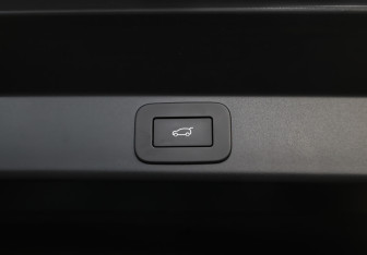 Подержанный автомобиль Land Rover Range Rover Sport 2024 года (23 фото)