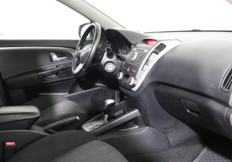 Подержанный автомобиль Kia Ceed Wagon 2011 года (9 фото)