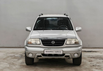 Подержанный автомобиль Suzuki Grand Vitara 2003 года (2 фото)