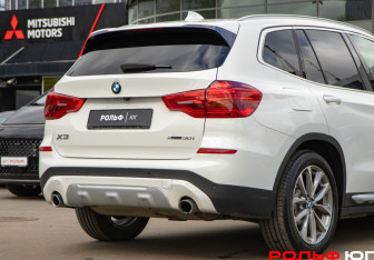 Подержанный автомобиль BMW X3 2019 года (23 фото)