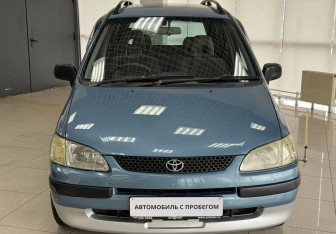 Подержанный автомобиль Toyota Corolla Spacio 1998 года (2 фото)