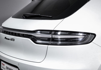 Подержанный автомобиль Porsche Macan 2018 года (17 фото)