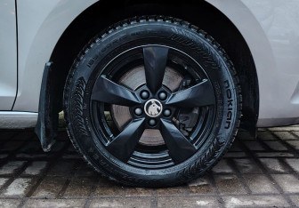 Подержанный автомобиль Skoda Rapid Liftback 2021 года (16 фото)