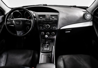 Подержанный автомобиль Mazda 3 Sedan 2012 года (11 фото)