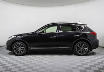 Подержанный автомобиль Infiniti QX50 2016 года (8 фото)