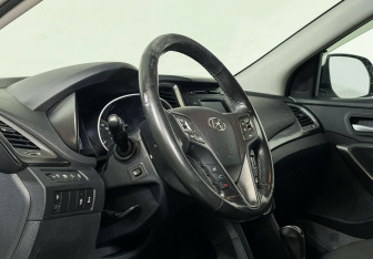 Подержанный автомобиль Hyundai Santa Fe 2017 года (7 фото)