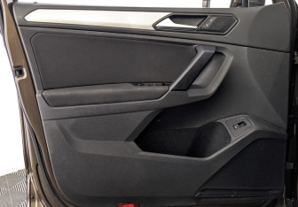 Подержанный автомобиль Volkswagen Tiguan 2020 года (19 фото)