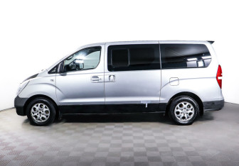 Подержанный автомобиль Hyundai Grand Starex 2009 года (3 фото)