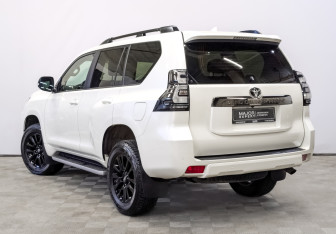 Подержанный автомобиль Toyota Land Cruiser Prado 2021 года (7 фото)