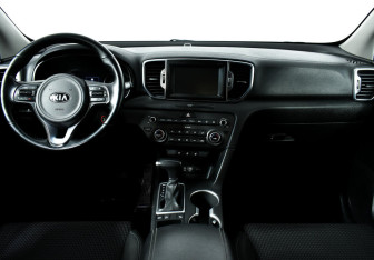 Подержанный автомобиль Kia Sportage 2016 года (8 фото)