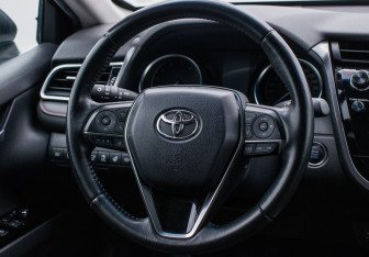 Подержанный автомобиль Toyota Camry Sedan 2020 года (15 фото)