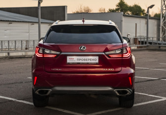 Подержанный автомобиль Lexus RX 2018 года (6 фото)