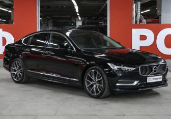 Подержанный автомобиль Volvo S90 2020 года (3 фото)