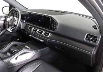 Подержанный автомобиль Mercedes-Benz GLE 2020 года (10 фото)