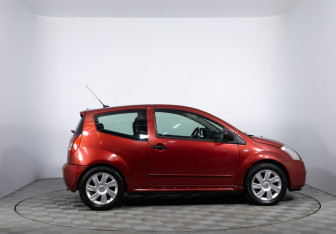 Подержанный автомобиль Citroen C2 2007 года (4 фото)