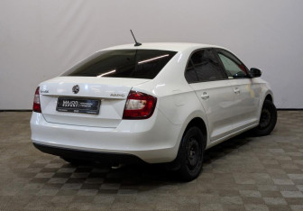 Подержанный автомобиль Skoda Rapid Liftback 2019 года (5 фото)