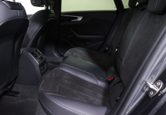 Подержанный автомобиль Audi A5 Liftback 2020 года (10 фото)