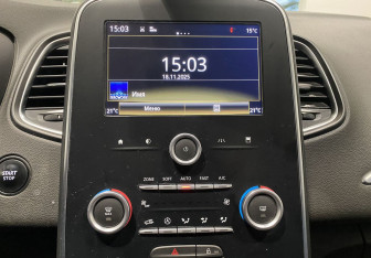 Подержанный автомобиль Renault Scenic 2017 года (14 фото)